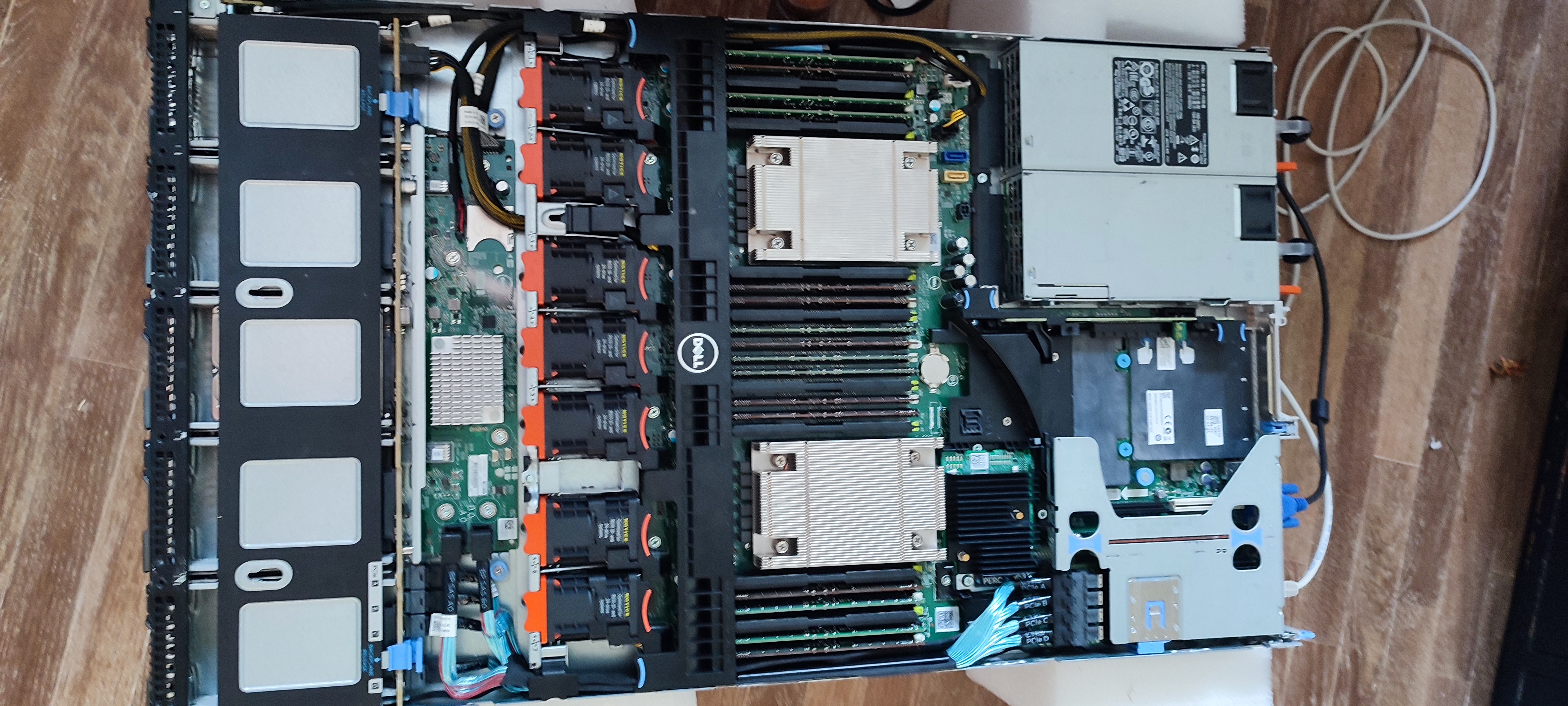 DELL R630 with two CPUs a NVME expander and a PERC card
